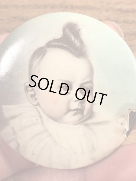 〜40年代頃の赤ん坊が描かれたビンテージの缶バッジ