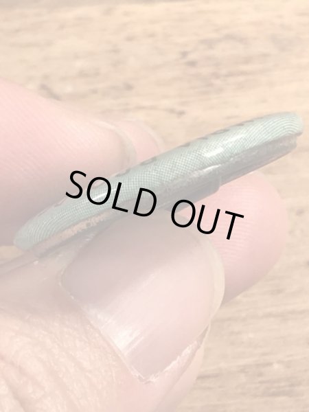 30年代頃のアメリカのラジオ局CBSのキティケリーが描かれたビンテージの缶バッチ