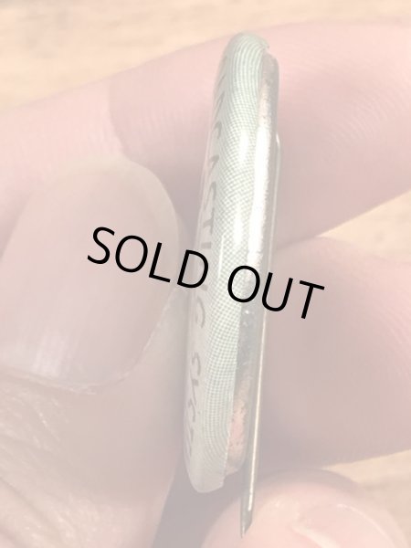 30年代頃のアメリカのラジオ局CBSのキティケリーが描かれたビンテージの缶バッチ