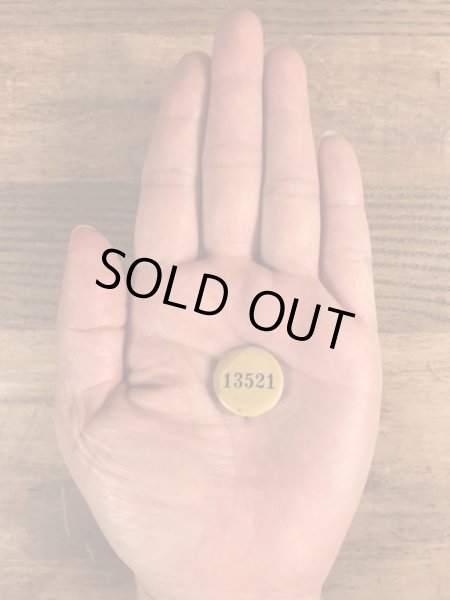 〜30年代頃の企業物のビンテージの缶バッジ