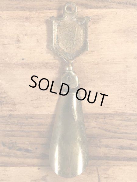 50’s頃のエリザベス2世が描かれたヴィンテージの靴ベラ