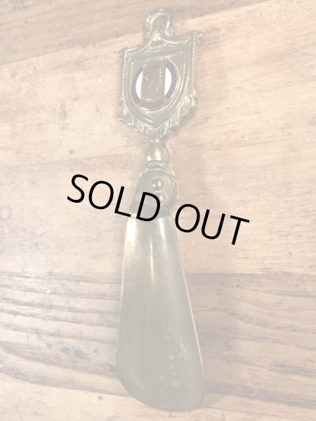 50’s頃のエリザベス2世が描かれたヴィンテージの靴ベラ