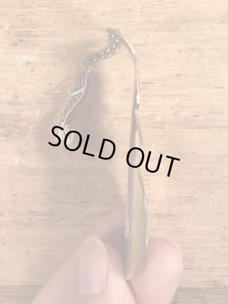 50年代頃のアールデコ調のハイヒールのチャームが付いたビンテージのシューホーン