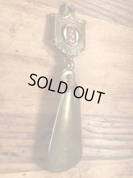 50年代頃のエリザベス2世が描かれたビンテージのシューホーン