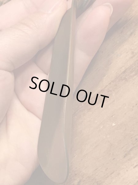 50’s頃のエリザベス2世が描かれたヴィンテージの靴ベラ