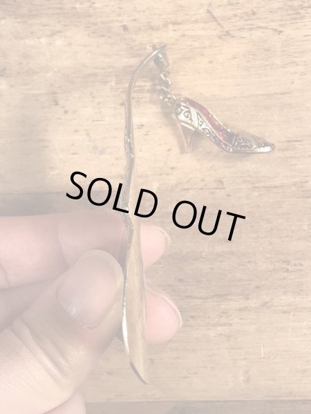 50年代頃のアールデコ調のハイヒールのチャームが付いたビンテージのシューホーン