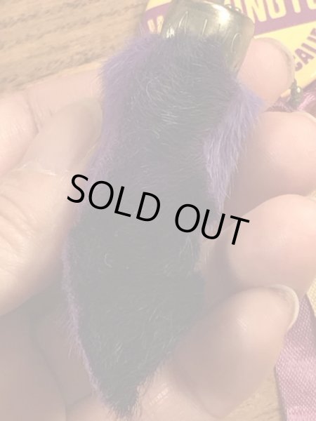 50’s頃のラビットフットのヴィンテージの缶バッチ付きのキーホルダー