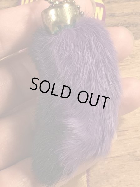 50年代頃のラビットラッキーチャームのビンテージの缶バッジ付きのキーチェーン