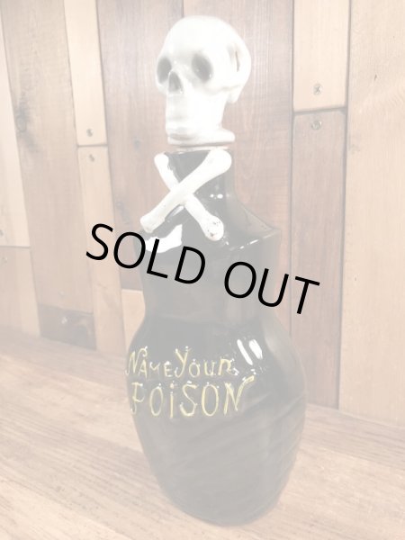 50’s頃の陶器製のスカルのヴィンテージのポイズンボトル