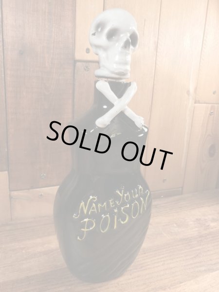 50年代頃の陶器製のスカルのビンテージのデカンタボトル