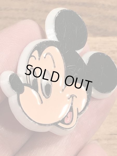 70〜80年代頃のディズニーのミッキーマウスのビンテージのプラスチックバッジ