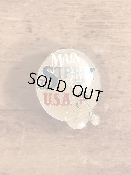 80年代頃のミッキーマウスのディズニーランドのビンテージのピンバッジ