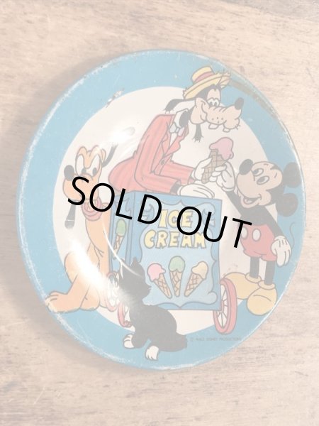 60〜70年代頃のミッキーマウスなどのディズニーキャラクターが描かれたビンテージの子供用小皿