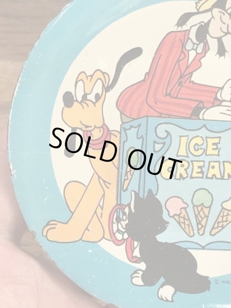 60〜70年代頃のディズニーのブリキ製のビンテージの小皿