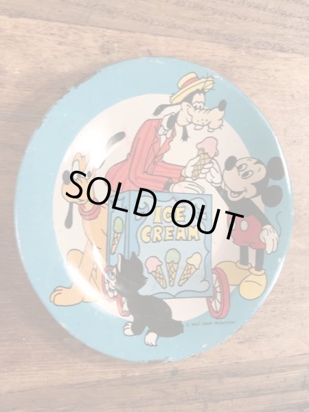 60〜70年代頃のミッキーマウスなどのディズニーキャラクターが描かれたビンテージの子供用小皿
