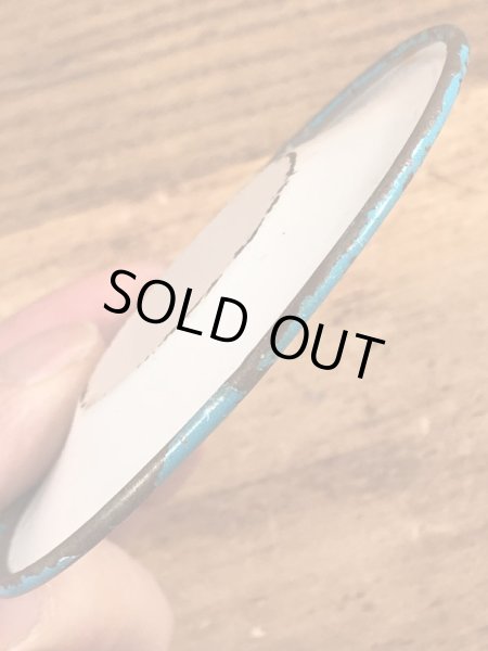 60〜70’sのディズニーのプルートなどが描かれたヴィンテージのTinトレイ