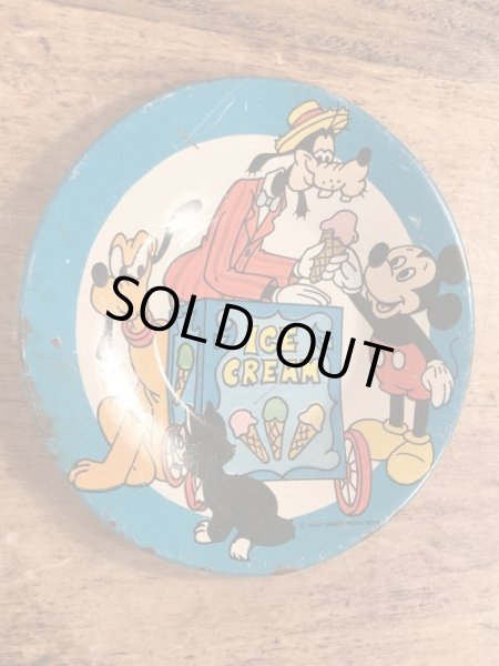 60〜70年代頃のディズニーキャラクターのアイスクリームショップが描かれたビンテージのお皿