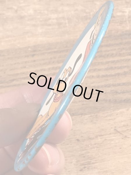 60〜70年代頃のディズニーキャラクターのアイスクリームショップが描かれたビンテージのメタルディッシュ