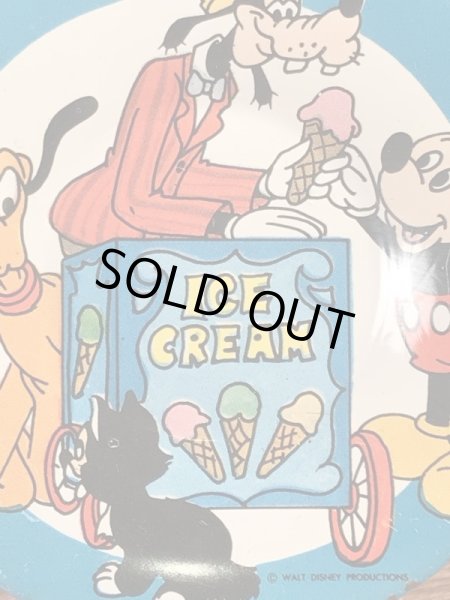 60〜70年代頃のディズニーキャラクターのアイスクリームショップが描かれたビンテージのメタルディッシュ