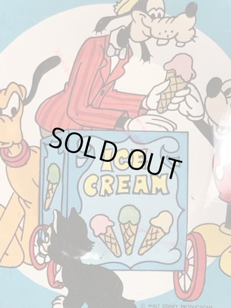 60〜70年代頃のミッキーマウスなどのディズニーキャラクターが描かれたビンテージの子供用小皿