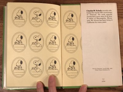 画像1: “I Never Promised You an Apple Orchard” The Collected Writings of Snoopy Picture Book　スヌーピー　ビンテージ　絵本　70年代