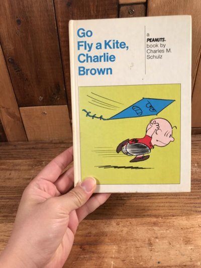 画像3: Peanuts Snoopy “Go Fly a Kite, Charlie Brown” Comic Book　スヌーピー　ビンテージ　コミックブック　60〜70年代