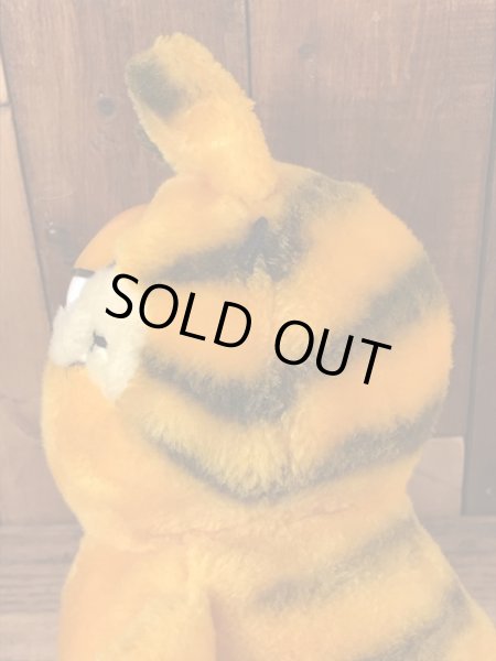 80年代頃のお座りしているガーフィールドのビンテージのぬいぐるみ