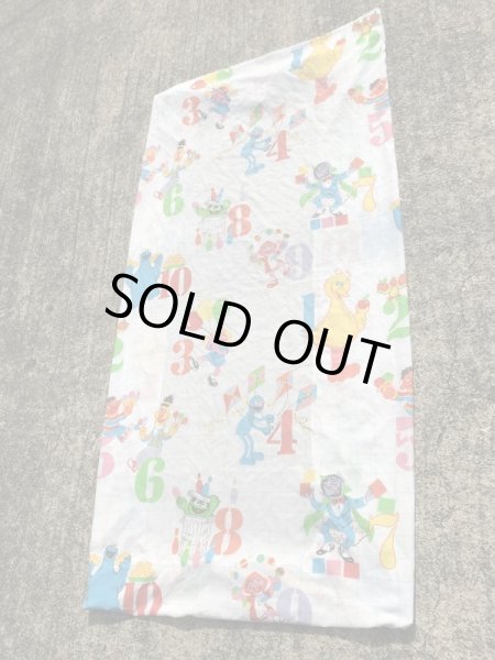 70〜80年代頃のセサミストリートのビンテージのボックスシーツ