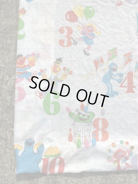 70〜80年代頃のセサミストリートのビンテージのボックスシーツ