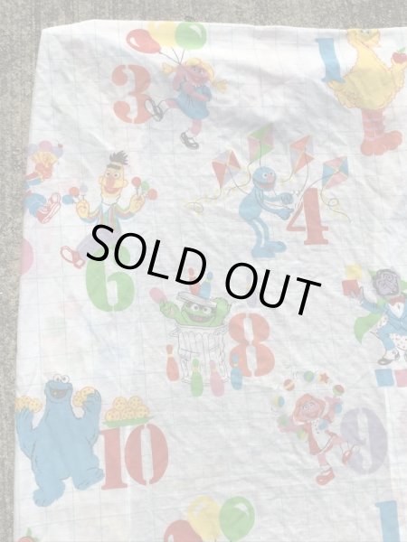 70〜80年代頃のセサミストリートのビンテージのボックスシーツ