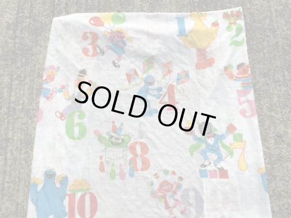 70〜80年代頃のセサミストリートのビンテージのボックスシーツ