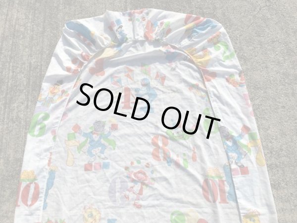 70〜80年代頃のセサミストリートのビンテージのボックスシーツ