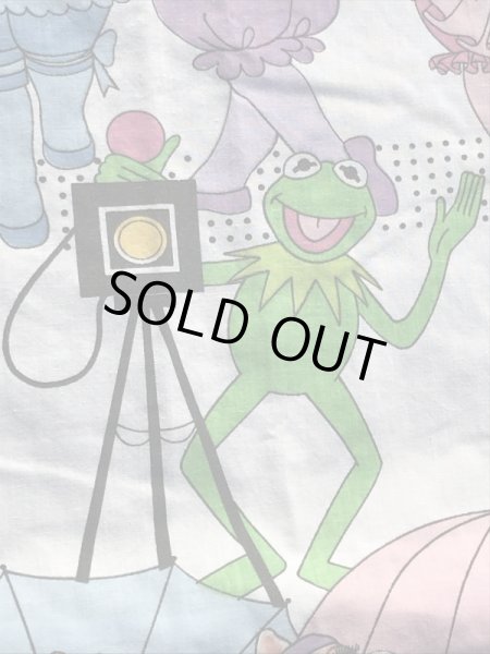 80年代頃のミスピギーとカーミットのビンテージのベッドシーツ