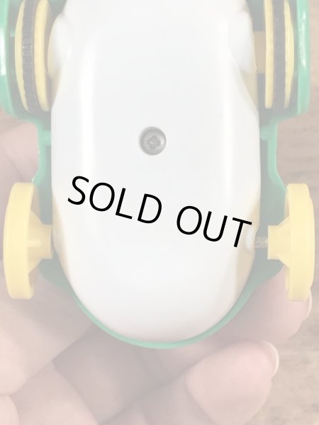 90’sのセサミストリートのアーニーのヴィンテージの車のおもちゃ