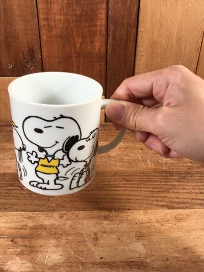 画像3: Peanuts Snoopy “Beagles Are...” Ceramic Mug　スヌーピー　ビンテージ　マグカップ　陶器　70年代