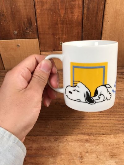 画像2: Peanuts Snoopy “I Think I'm...” Ceramic Mug　スヌーピー　ビンテージ　マグカップ　陶器　70年代