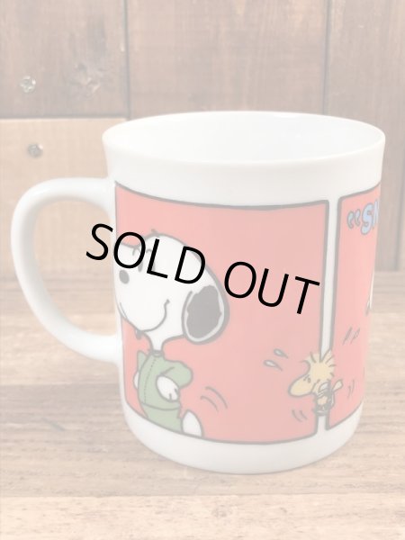 70’sのジョギングをしているスヌーピーのヴィンテージのセラミックマグ