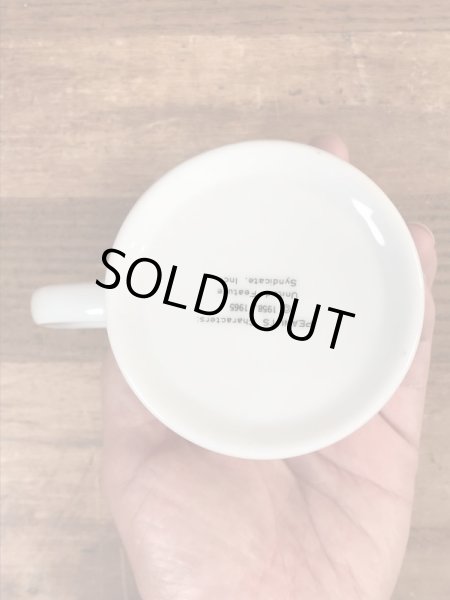 70’sのジョギングをしているスヌーピーのヴィンテージのセラミックマグ