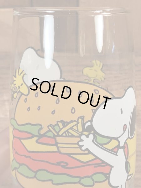 70〜80年代頃のハンバーガーのスヌーピーのビンテージのグラスコップ