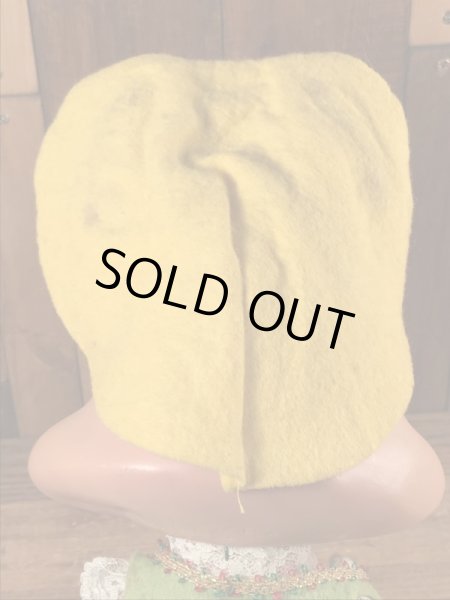 70年代頃のロイデス社製のウサギのビンテージのコインバンクドール