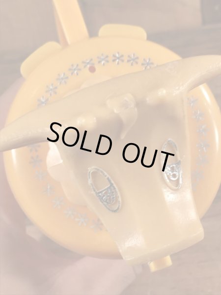 60〜70年代頃のモーカウクリーマーのビンテージの容器