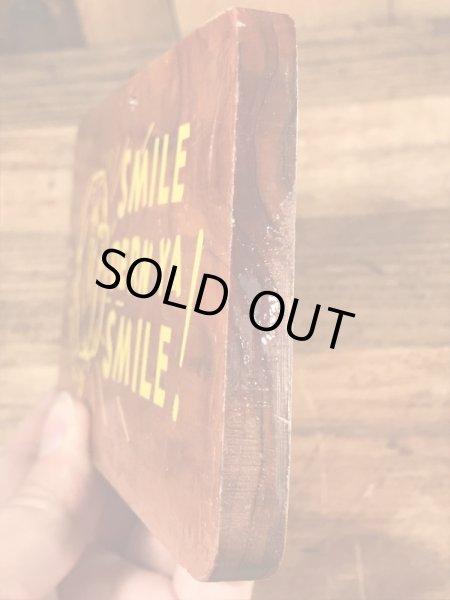 60年代頃のメッセージが書かれたビンテージの壁掛けウッドサイン