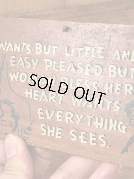 60年代頃のメッセージが描かれたビンテージの壁掛けウッドサイン