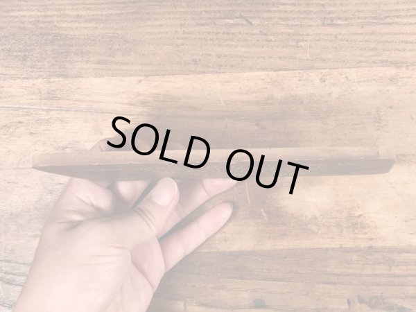 60’sのメッセージが描かれたヴィンテージのサインボード