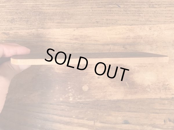 60’sのメッセージが描かれたヴィンテージのサインボード