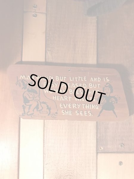 60年代頃のメッセージが描かれたビンテージの壁掛けウッドサイン