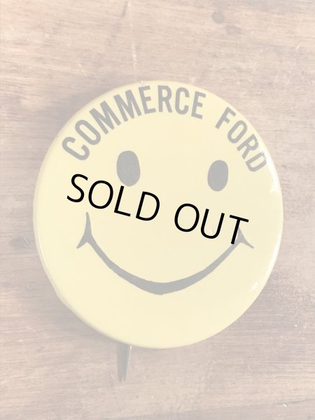 70年代頃のスマイルフェイスのビンテージの缶バッジ