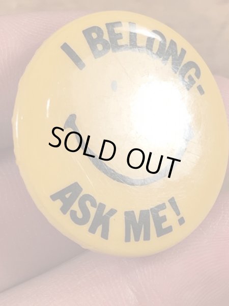 70年代頃のスマイルフェイスのビンテージの缶バッジ