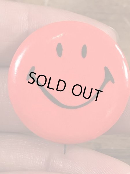 70年代頃のスマイルフェイスのビンテージの缶バッジ