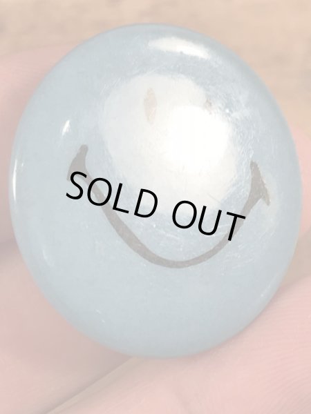 70年代頃のスマイルフェイスのビンテージの缶バッチ